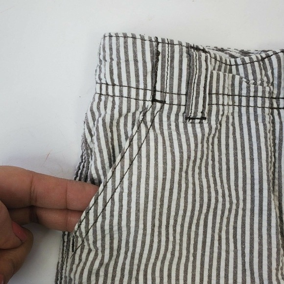 Gymboree Seersucker Brown Striped Shorts and Hat Newsboy Cap Set of 2 Sz 2T - Picture 3 of 12